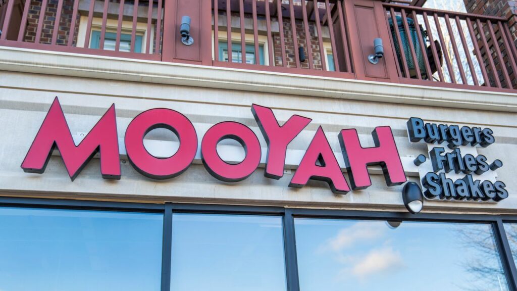 MOOYAH store front