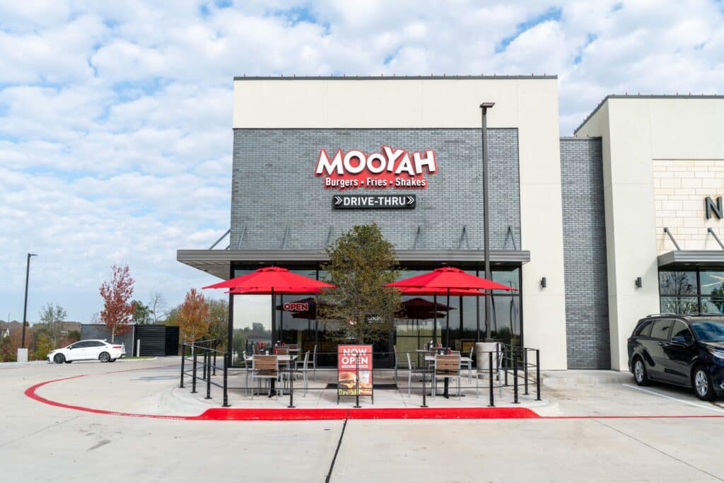 MOOYAH reflects on a year of leadership strength and brand growth